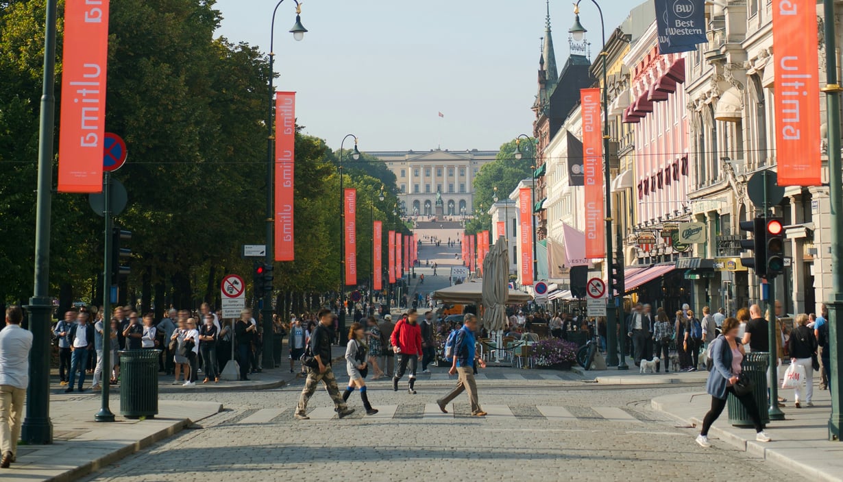 Travl gade på Karl Johans gate i Oslo.
