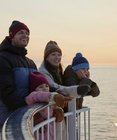 Familie ude på dækket om vinteren