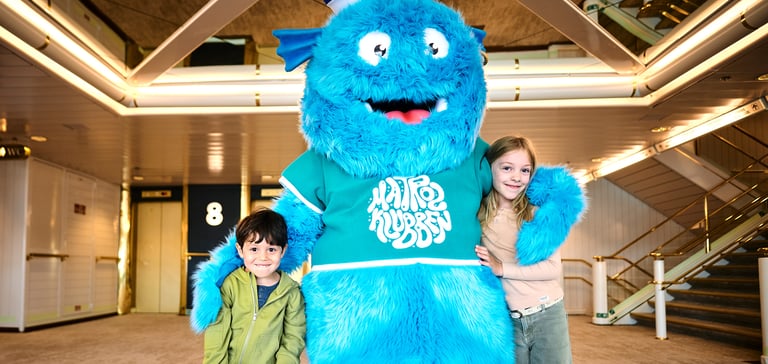 Maskot med to børn.