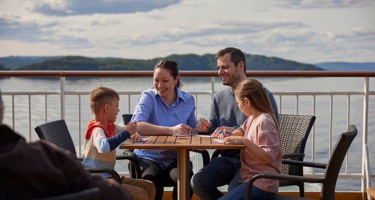 Familie på dækket.