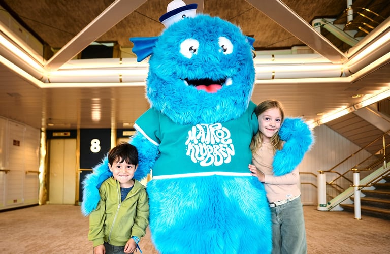 Maskot med to børn.