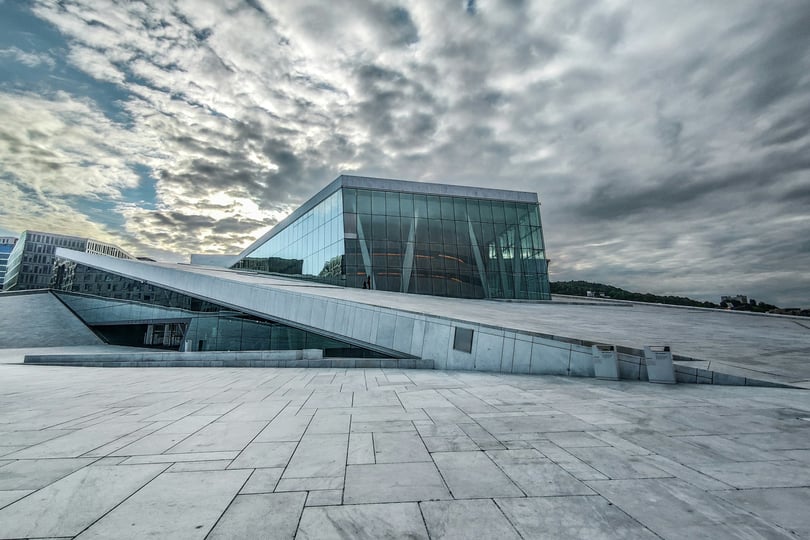 Oslo Operaen set nedefra